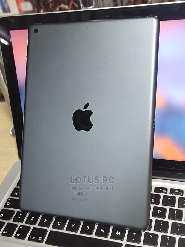 Apple iPad Pro 12.9 (2017) 128 GB Silver - thumbnail 2