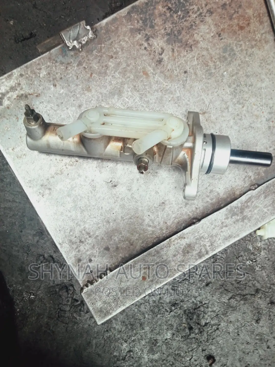 Brake Master Cylinder Toyota Voxy,Isis,Ipsum E.T.C