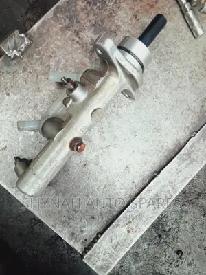 Brake Master Cylinder Toyota Voxy,Isis,Ipsum E.T.C