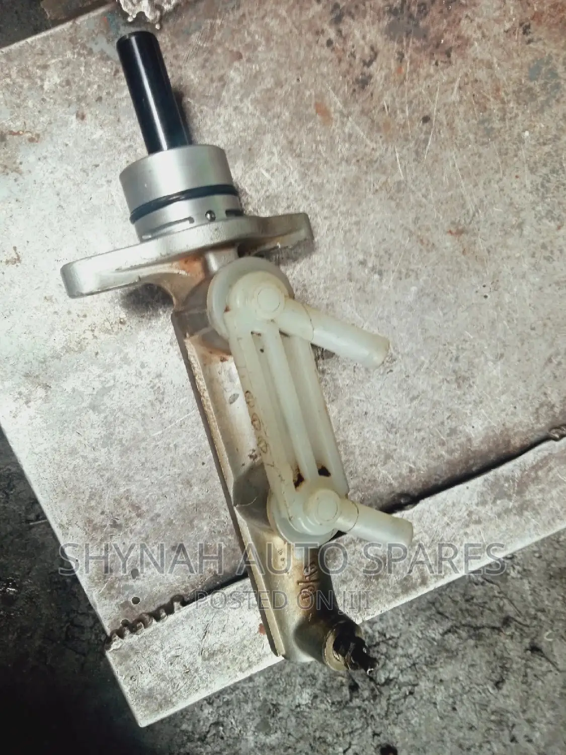 Brake Master Cylinder Toyota Voxy,Isis,Ipsum E.T.C