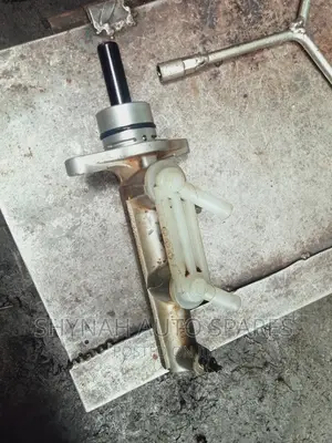 Brake Master Cylinder Toyota Voxy,Isis,Ipsum E.T.C