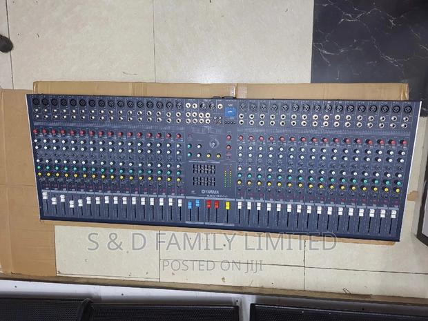Yamaha 32 Channels Plain Mixer