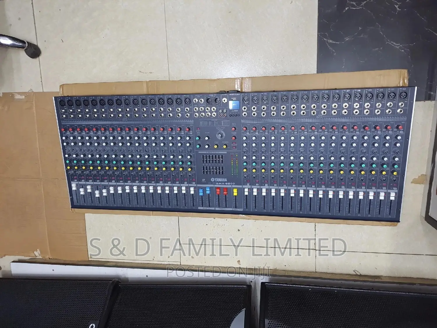 Yamaha 32 Channels Plain Mixer