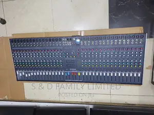 Yamaha 32 Channels Plain Mixer