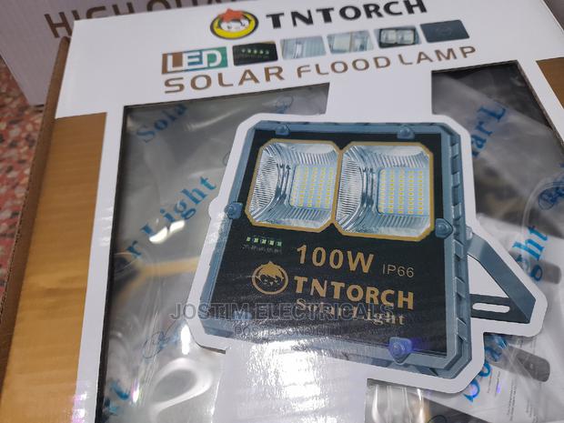 100w Tntorch Solar Floodlight