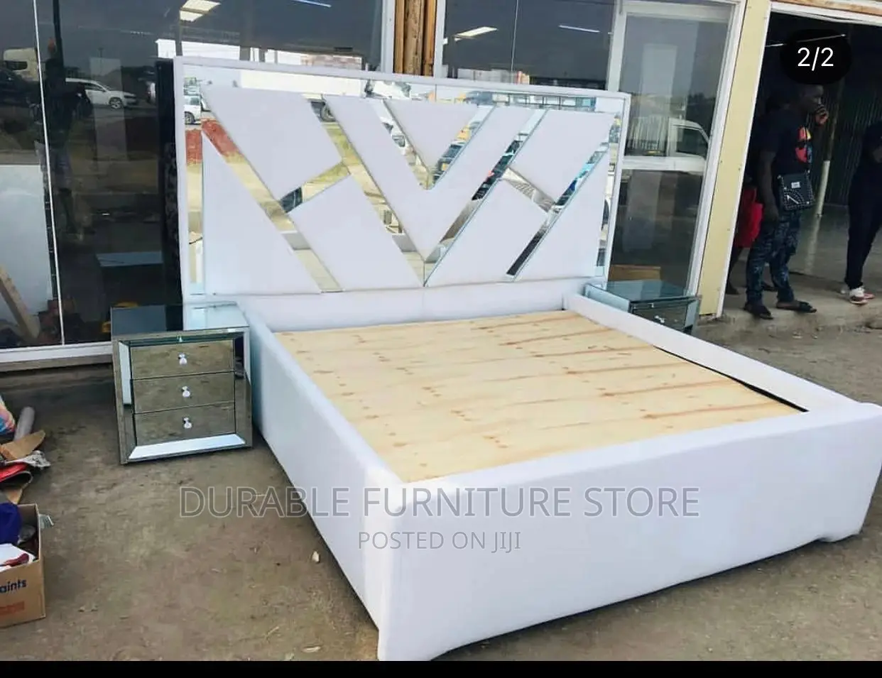6/6 Mirror Bed and Two Side Drawers