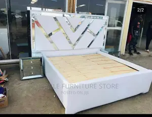 6/6 Mirror Bed and Two Side Drawers