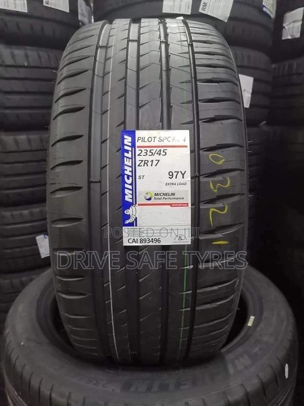 235/45 R17 Michelin Tyre 97y Extra Load