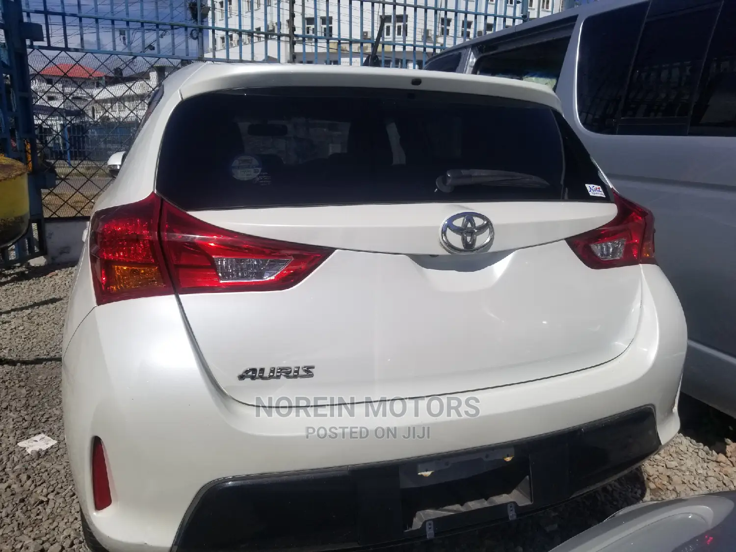 Toyota Auris 2015 Pearl