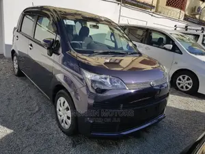 Toyota Spade 2015 Purple
