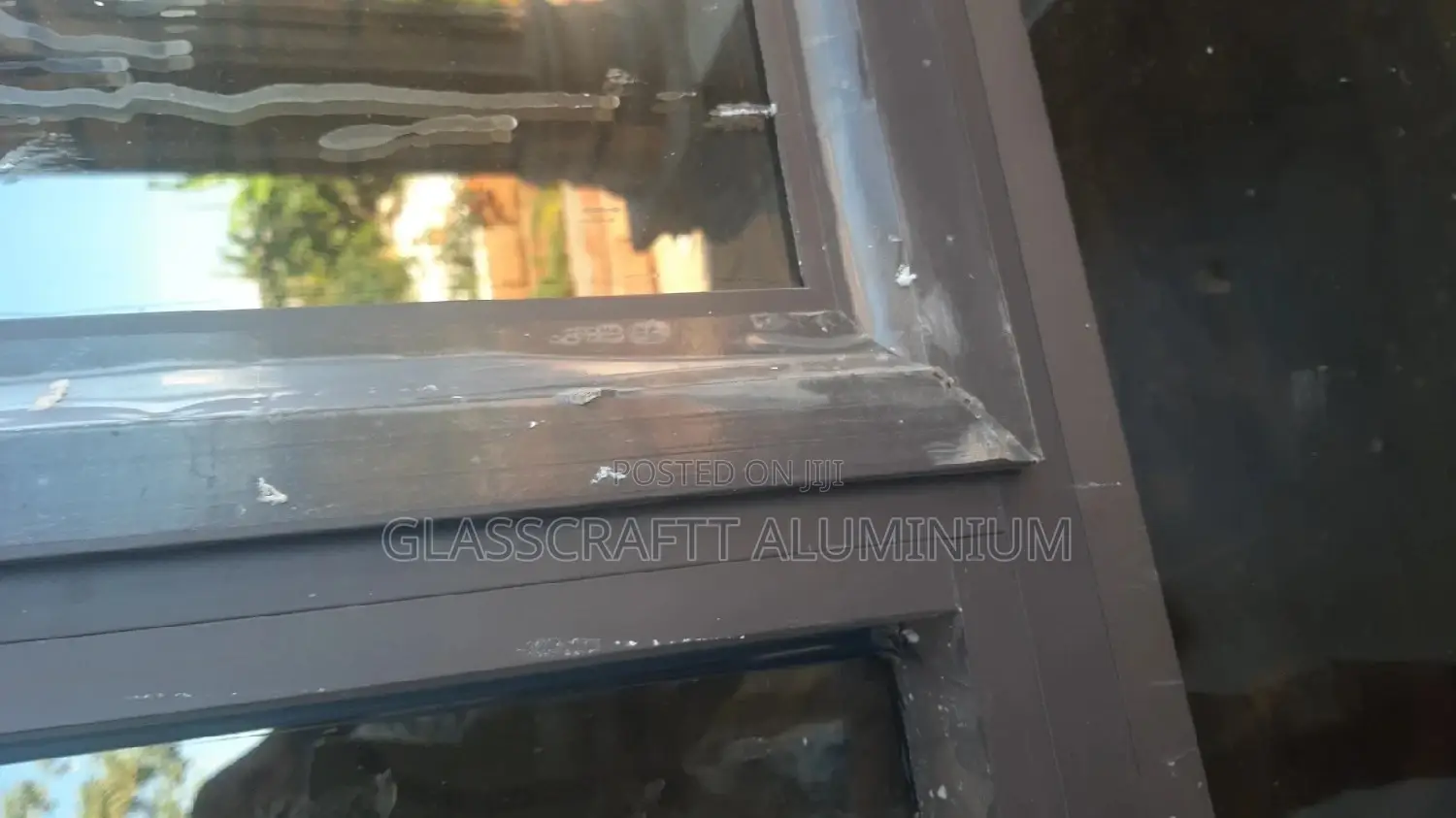 Hanging Windows/Projected Windows