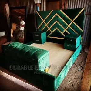 6/6 Tufted Bed and 2 Side Drows and Attoman