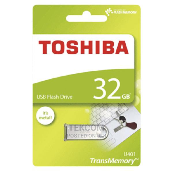 Toshiba 32GB Owahri 2.0 Metal Flash Disk Drive