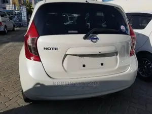 Nissan Note SV Premium 2014 Off White