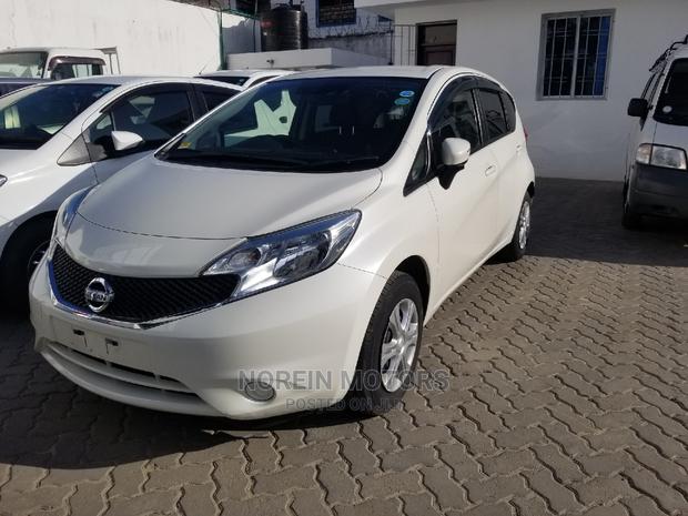Nissan Note SV Premium 2014 Off White - thumbnail 2