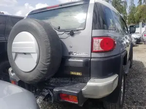 Toyota FJ Cruiser 2015 Gray