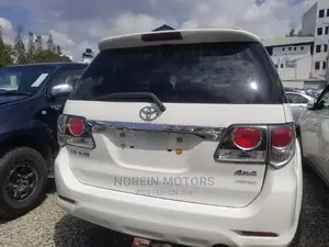 Toyota Fortuner 2014 Off White