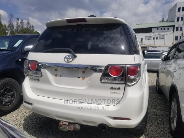 Toyota Fortuner 2014 Off White - thumbnail 8