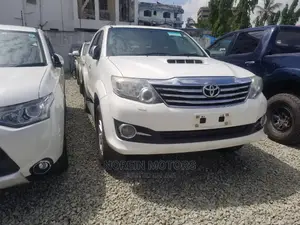Toyota Fortuner 2014 Off White
