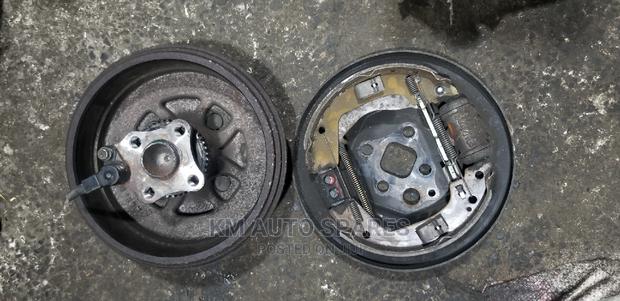 Suzuki Swift Rear Hub. - thumbnail 3