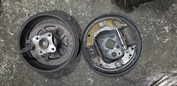 Suzuki Swift Rear Hub. - thumbnail 4