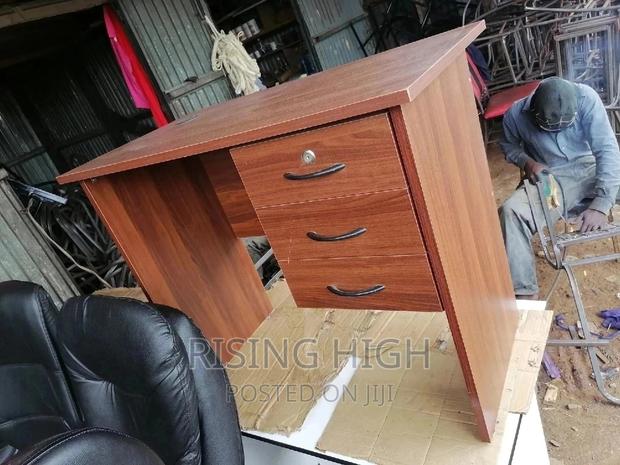 Top Good Brand Office Desk - main view