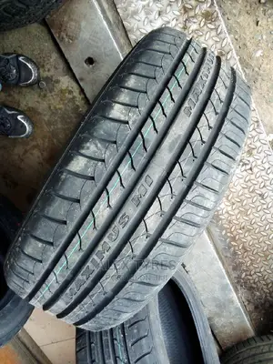 225/55r17 Maxtreck Tyres Made in China