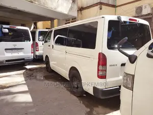 Hiace 7L Manual DIESEL