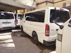 Hiace 7L Manual DIESEL