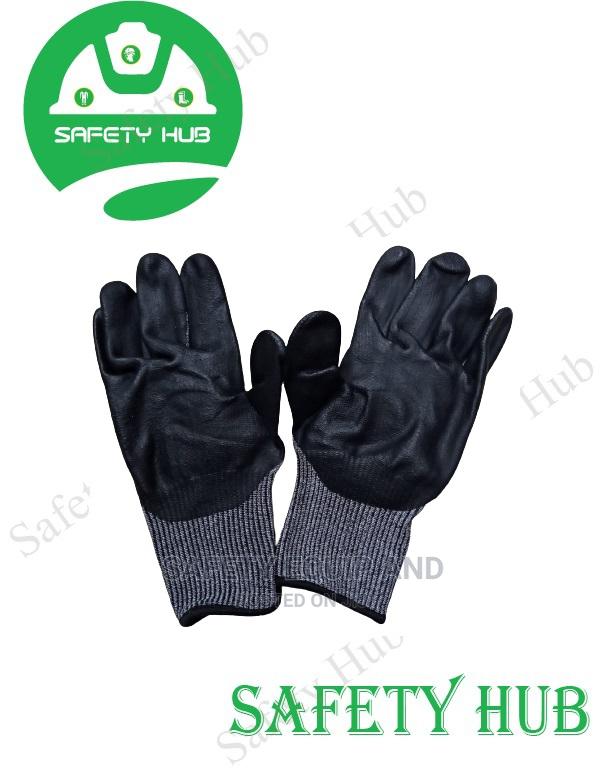 Cut 5 Water Resistance Gloves