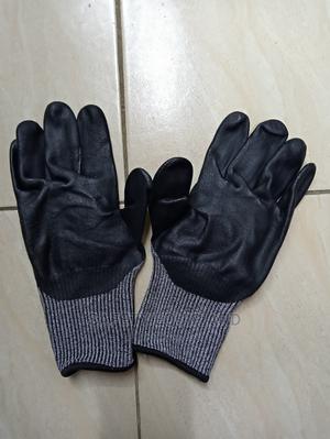 Gorilla Gloves Grey and Black-Cut Resistant-Nitrile Grip Glo - thumbnail 2