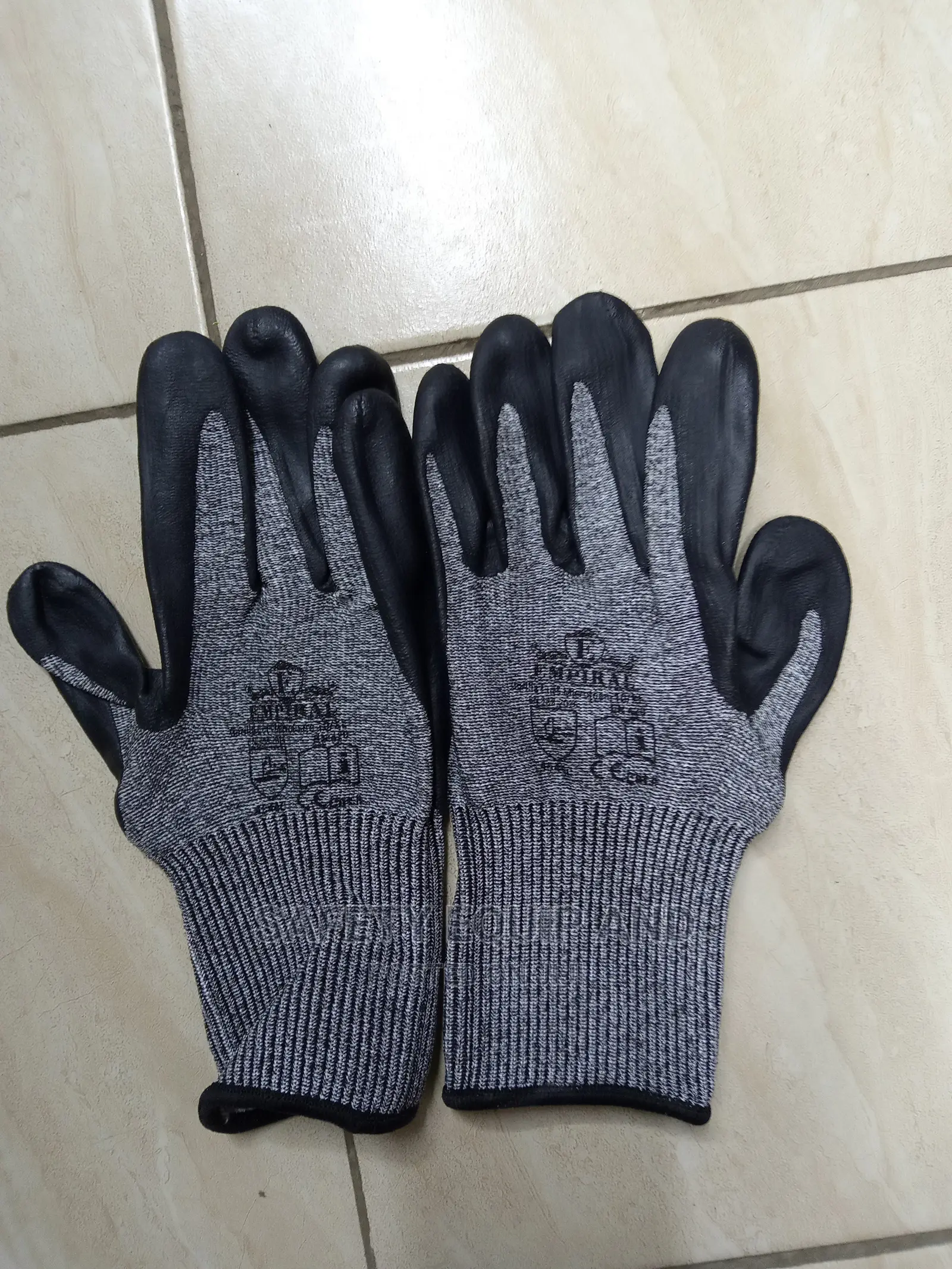 Safety Cut Resistant Gloves Available-Quality Grip