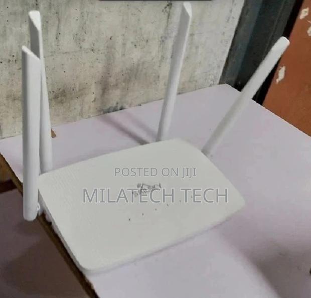 L 300mbps 4G LTE ., Wireless Simcard Router New +1 Spon - main view