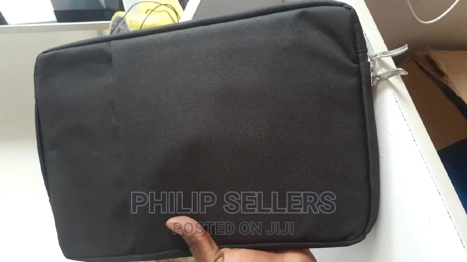 High Quality Water Resistant Nylon Laptop Case Carry Bag Pou