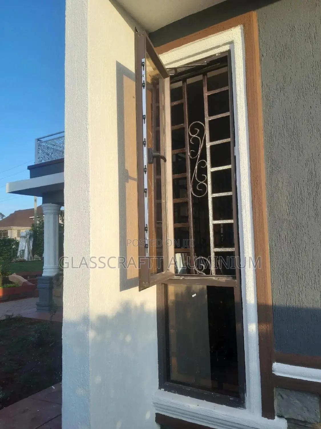 Aluminium Projecting Windows