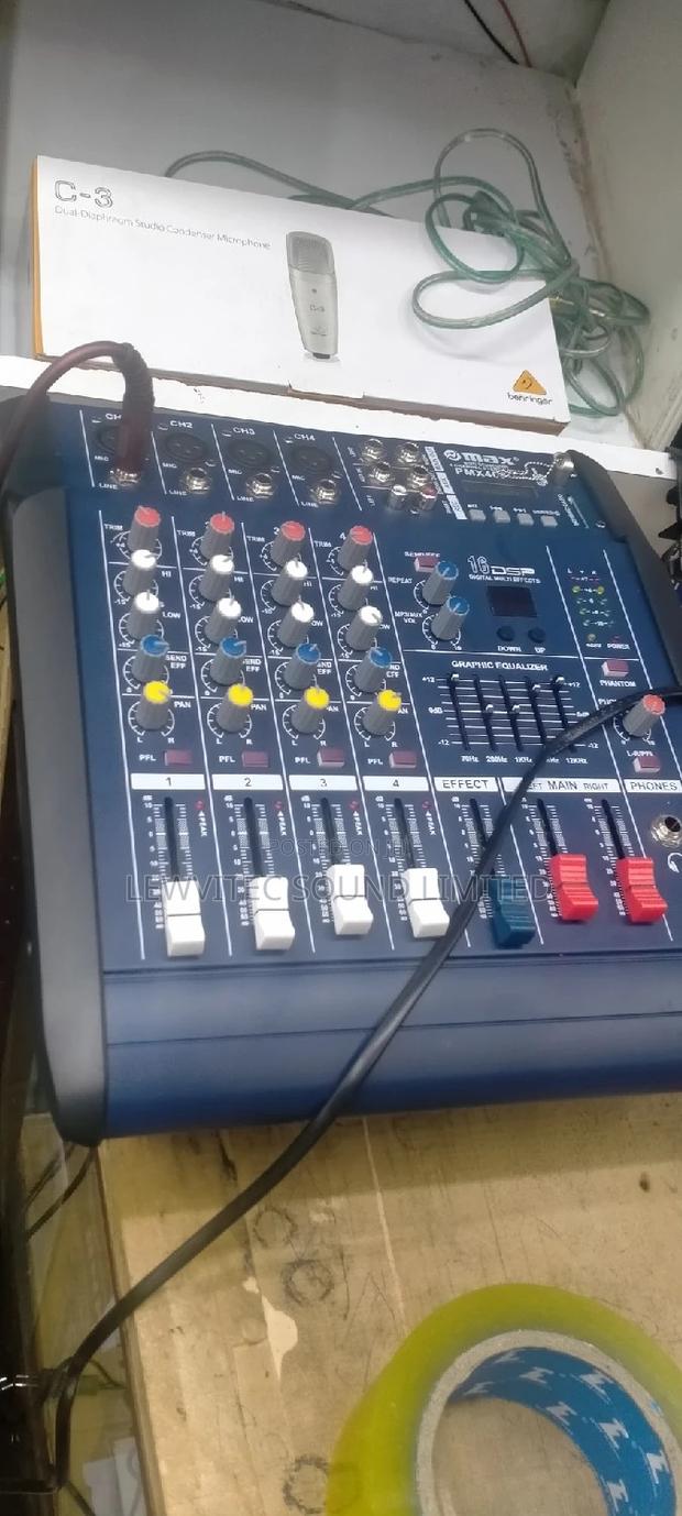 Max 404 Powered Mixer