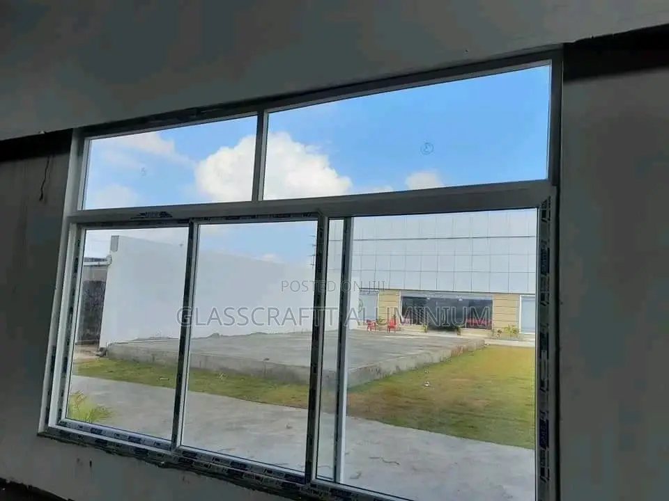 Sliding Windows With Clear Glass
