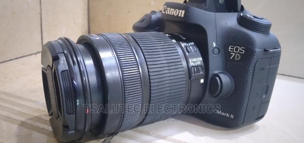 Canon DSLR 7D Mark 11 - main view