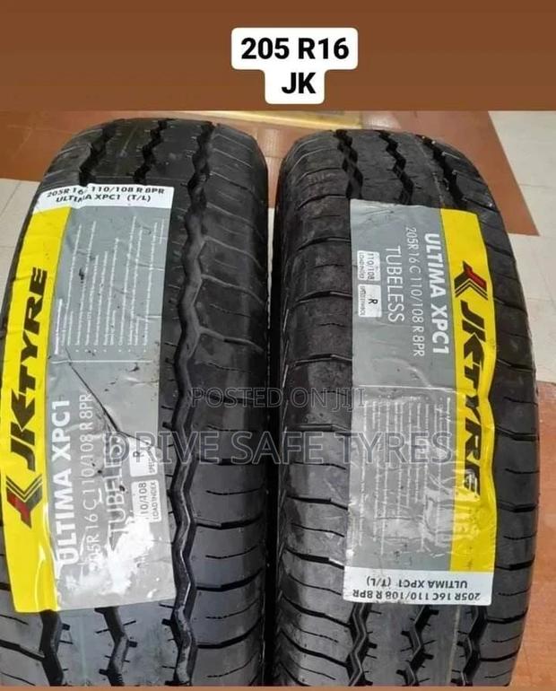 205 R16 Jk Tyre 8 PR Made in India