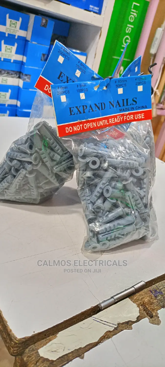 Expanding Nails Plugs