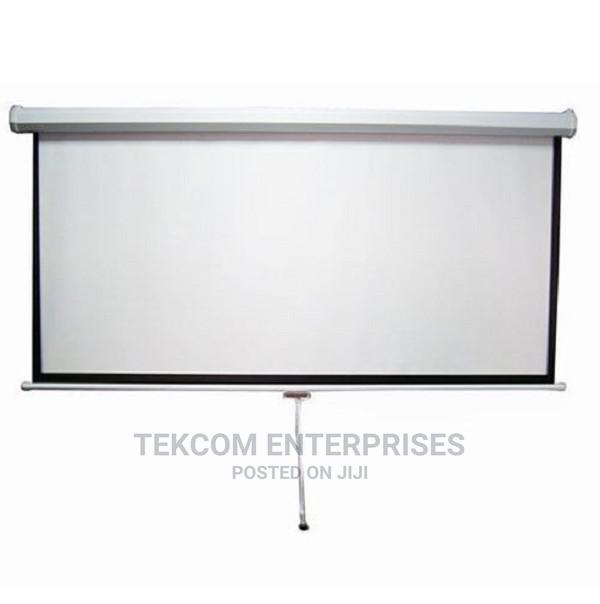 Electric Projector Screen 200 by 200 - main view