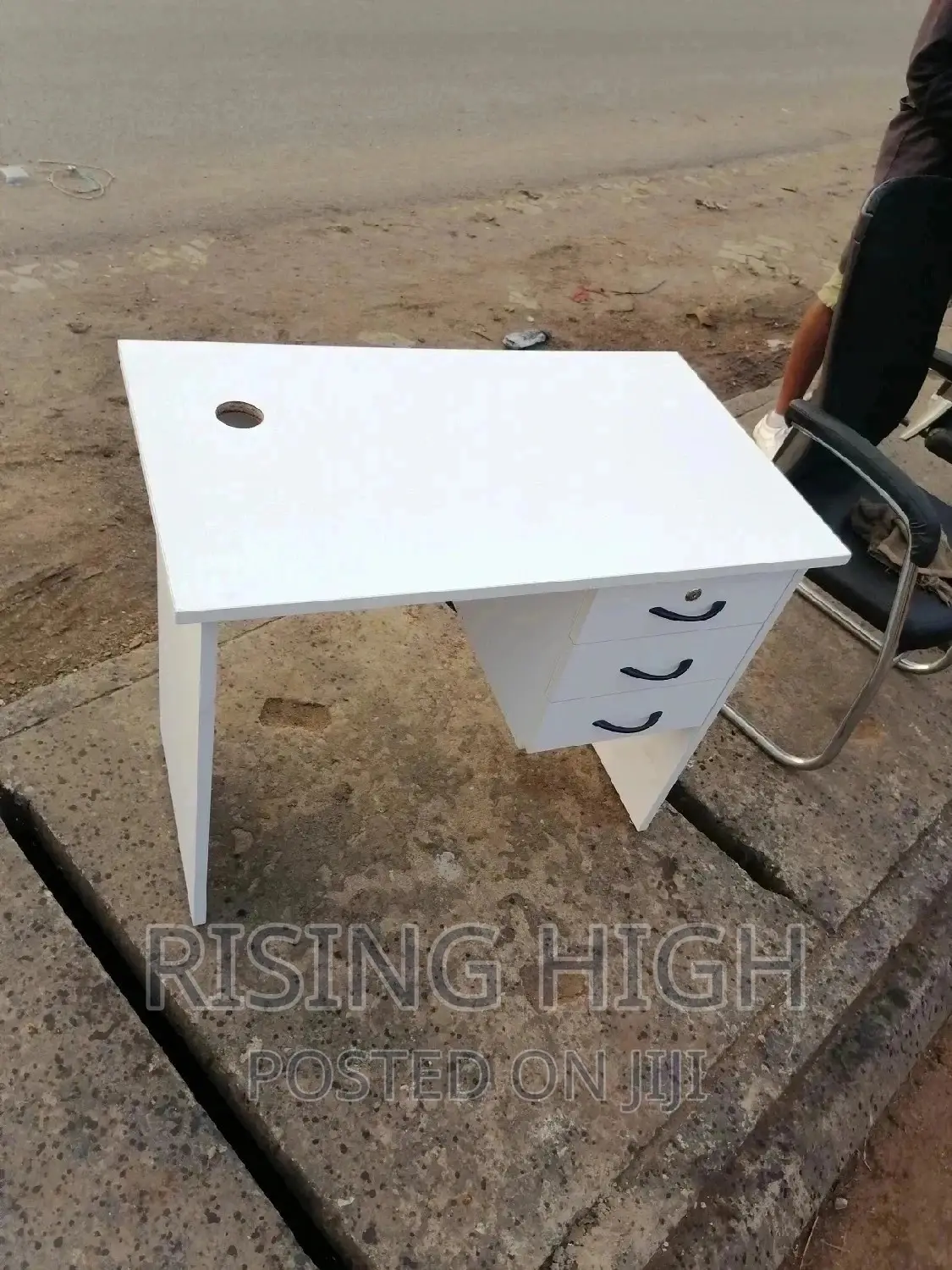 Elegant High Quality Office Desk