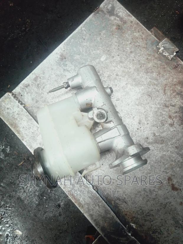 Brake Master Cylinder Toyota 100 - thumbnail 3