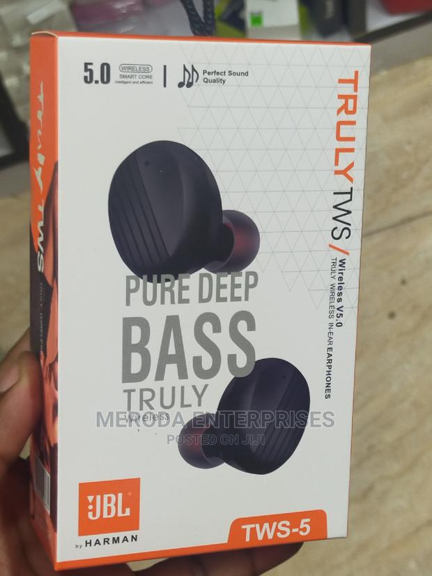 TWS Pure Deep Bass Truly Headset - main view