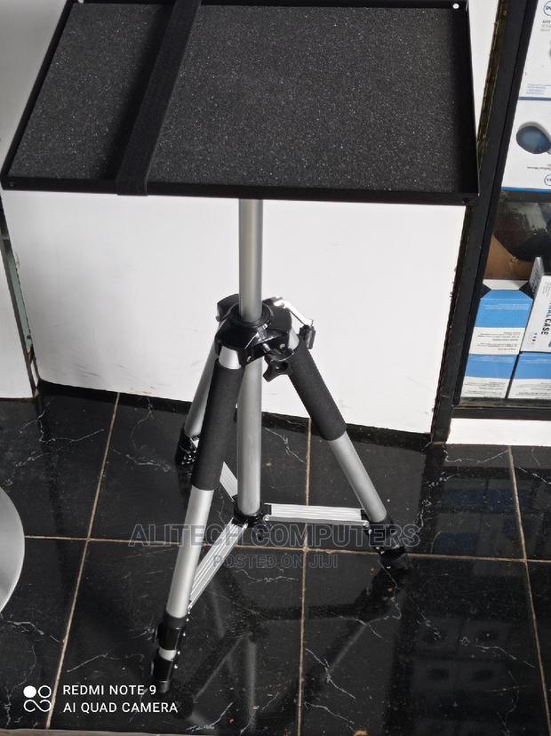 Projectors Stand - main view