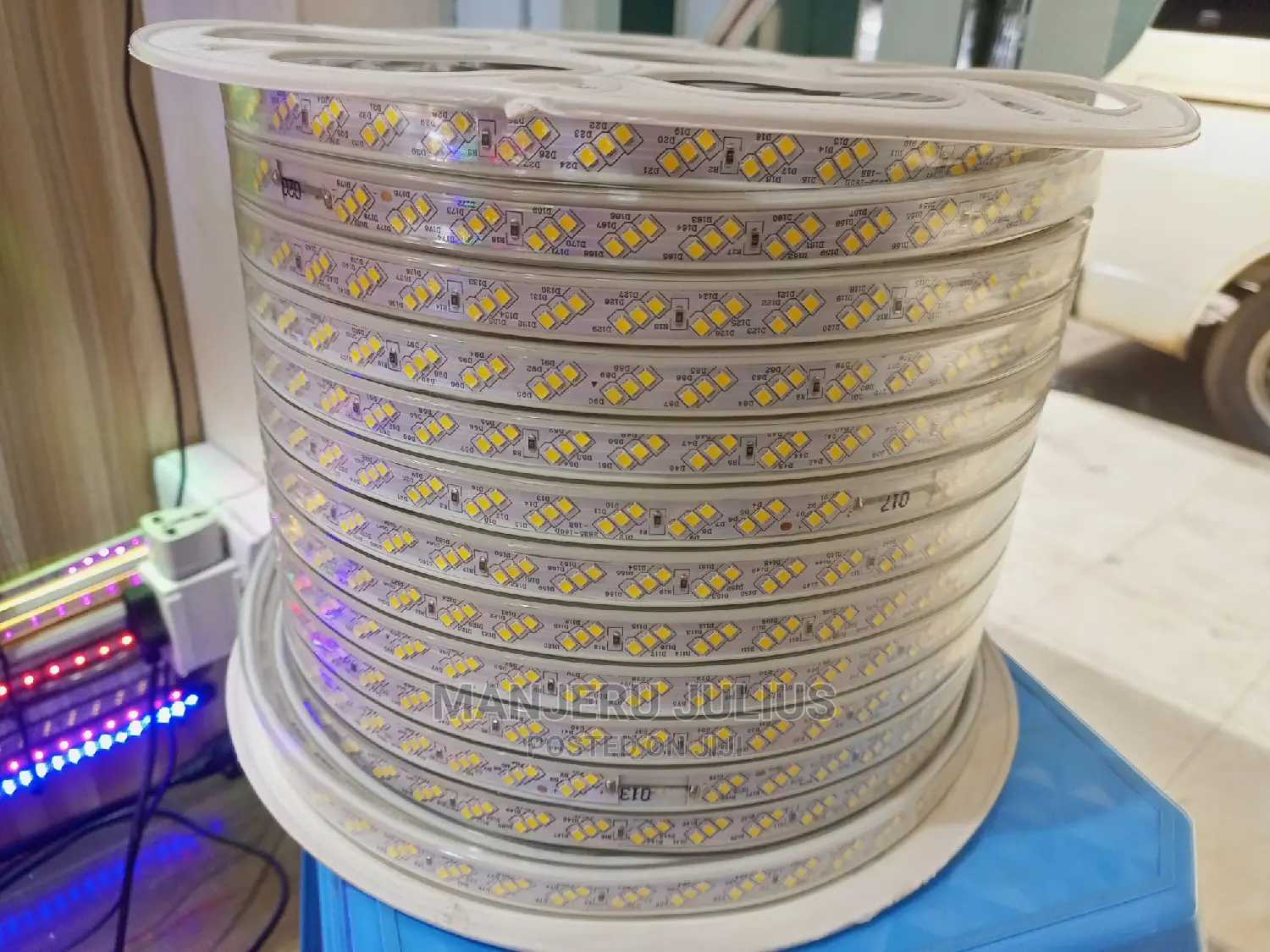 Triple Line Warm White Snake Light