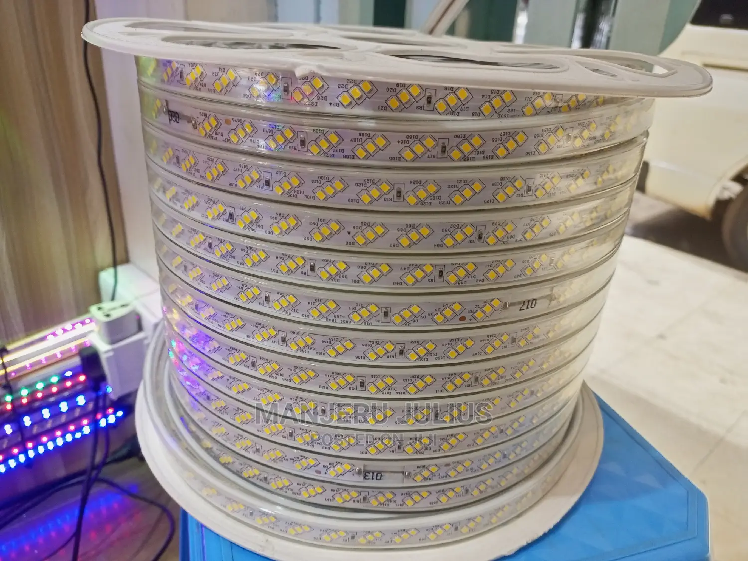 Triple Line Warm White Snake Light