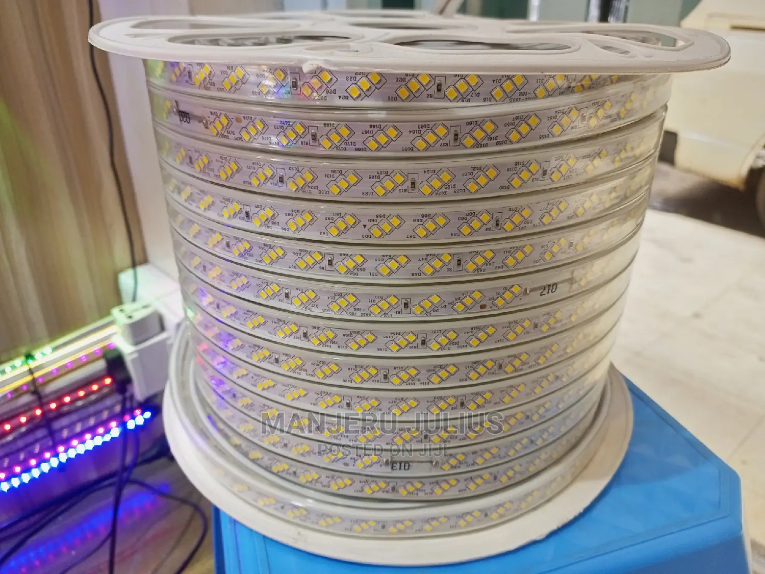 Triple Line Warm White Snake Light