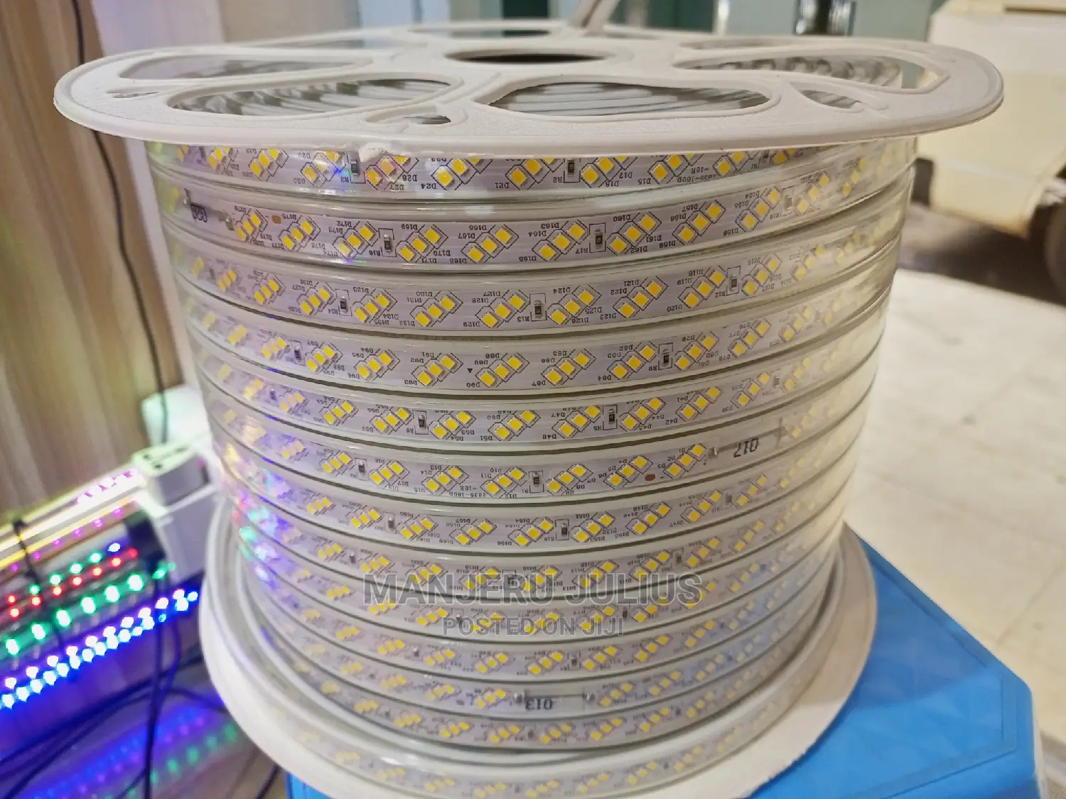 Triple Line Warm White Snake Light