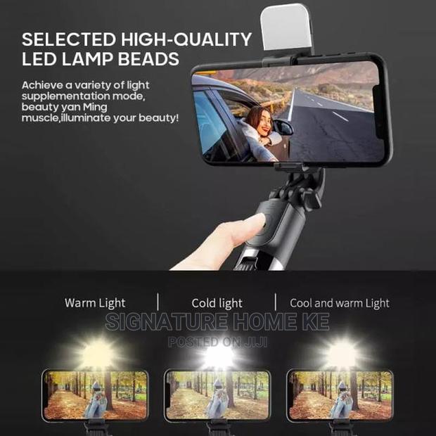 Wireless Bluetooth Selfie Stick With LED Fill Light - thumbnail 3